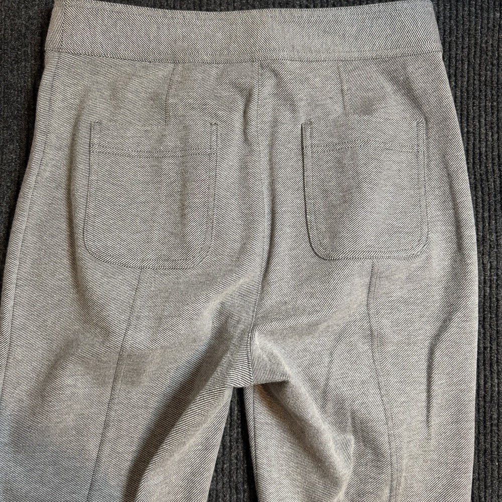 ANTHROPOLOGIE Gray Ankle Pants Size 8 Split Hem Seamed Flare Patch Pocket - Picture 3 of 9